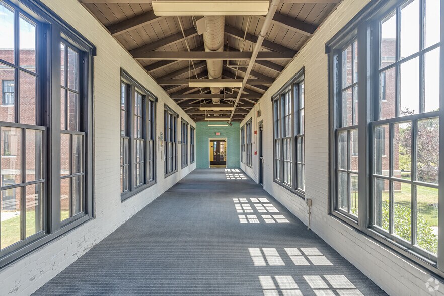 More Photos Of 16 Chestnut St, Foxborough Office For Lease