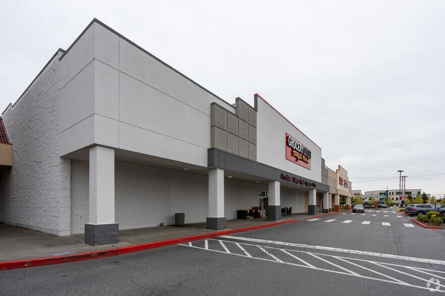 More Photos Of 10011-10115 Evergreen Way, Everett General Retail For Lease
