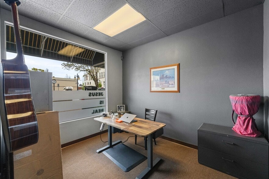 More Photos Of 340 Central Ave, Coos Bay Medical For Lease