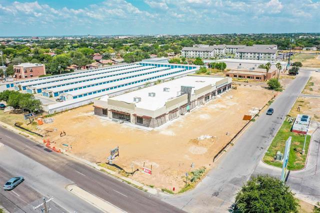 More Photos Of 1016 Calton Rd, Laredo Storefront For Lease