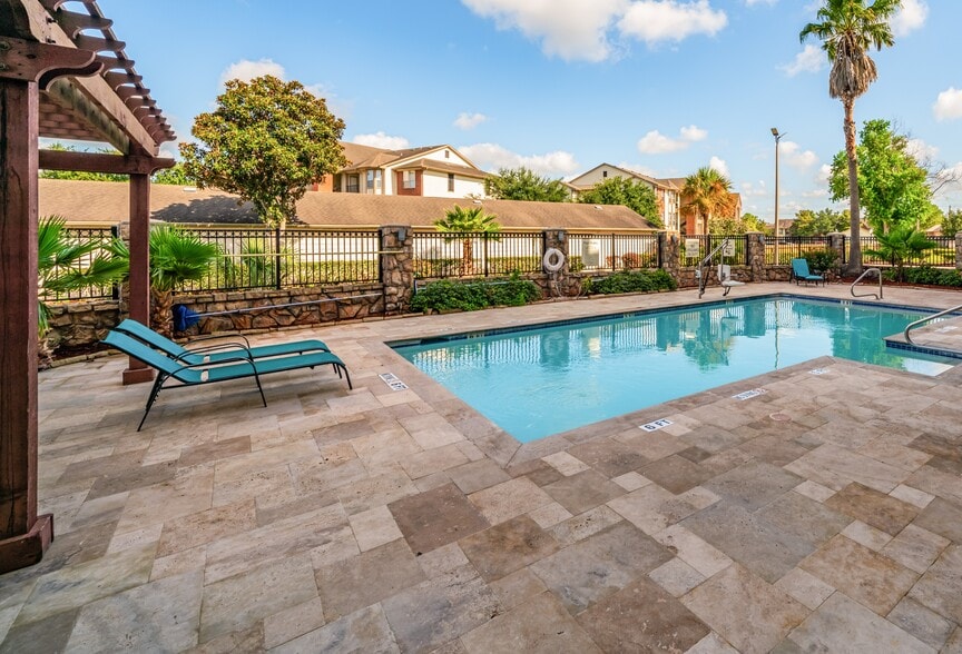More Photos Of 2440 Gulf Fwy, Texas City Hotel For Sale