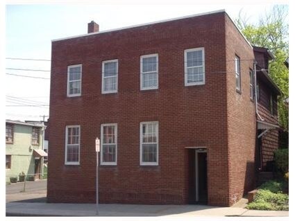 Primary Photo Of 11 Orchard St, Walden Office Residential For Lease