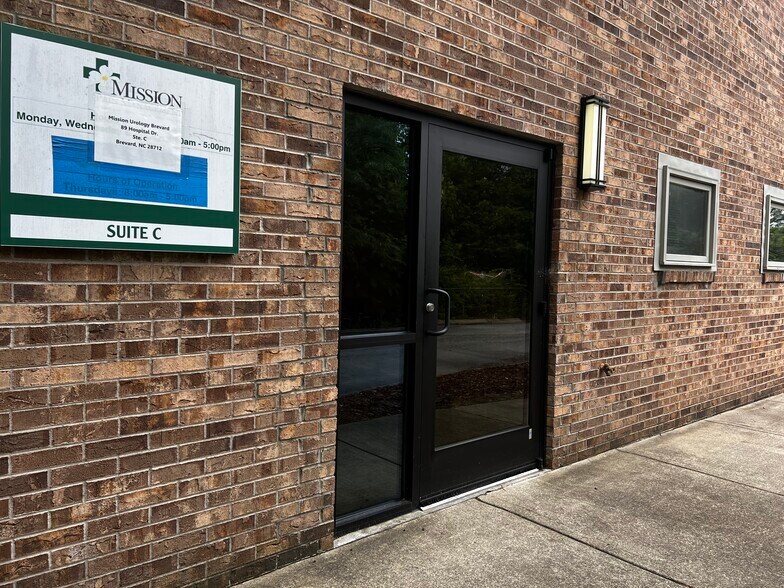 More Photos Of 89 Hospital Dr, Brevard Medical For Lease
