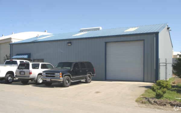 More Photos Of 183 Flocchini Cir, Lincoln Warehouse For Lease