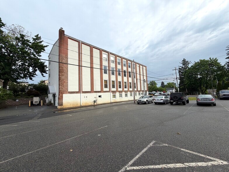More Photos Of 22 S 2nd St, Emmaus Loft Creative Space For Lease