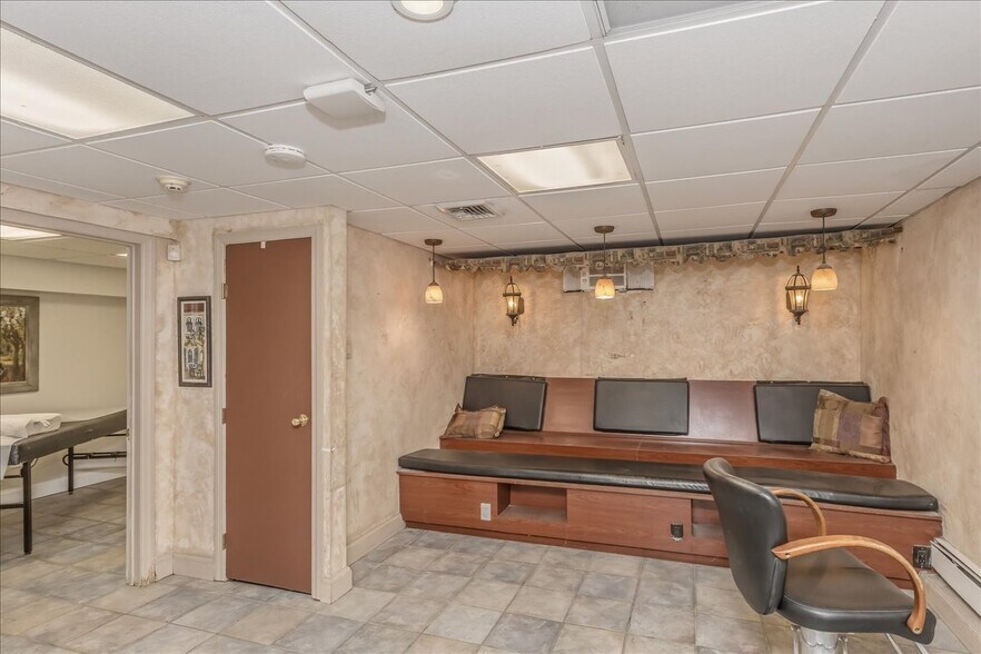 More Photos Of 774 Townline Rd, Hauppauge Research And Development For Sale