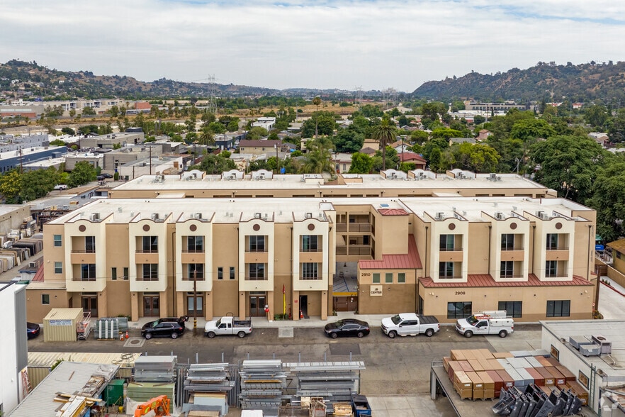 More Photos Of 2910 Allesandro St, Los Angeles Apartments For Lease