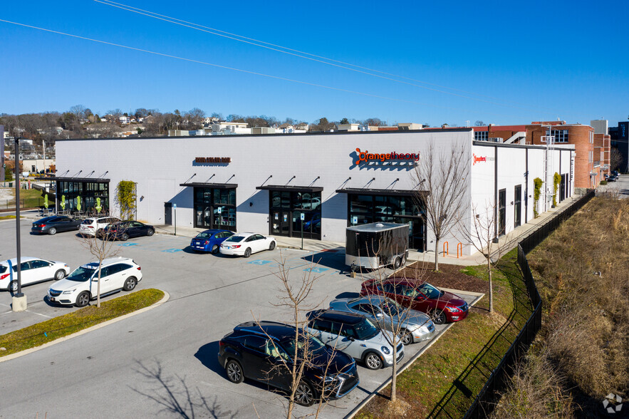 Primary Photo Of 300 Cherokee Blvd, Chattanooga General Retail For Lease