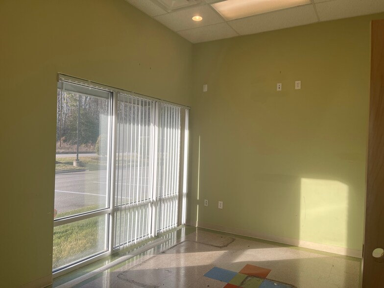 More Photos Of 12200 Branders Creek Rd, Chester Unknown For Lease