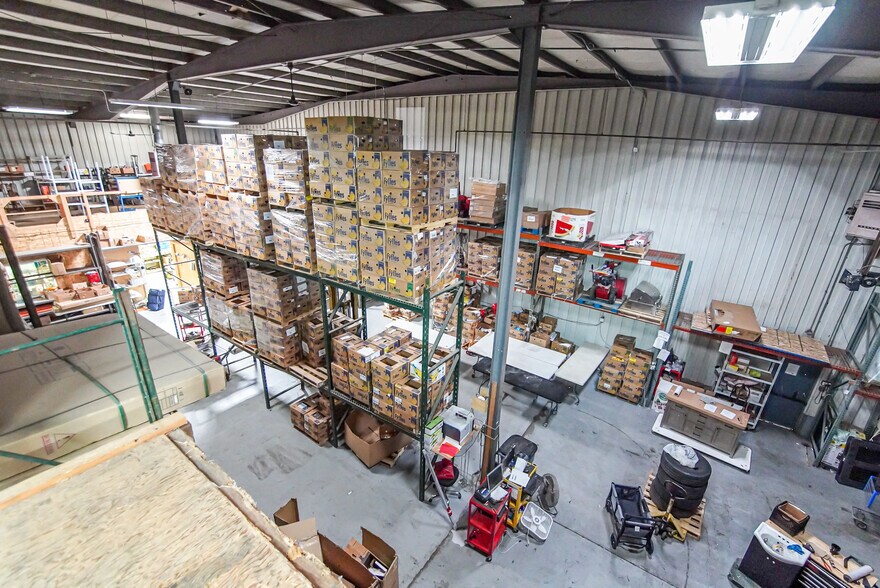 More Photos Of 960 French Rd, Cheektowaga Light Distribution For Sale