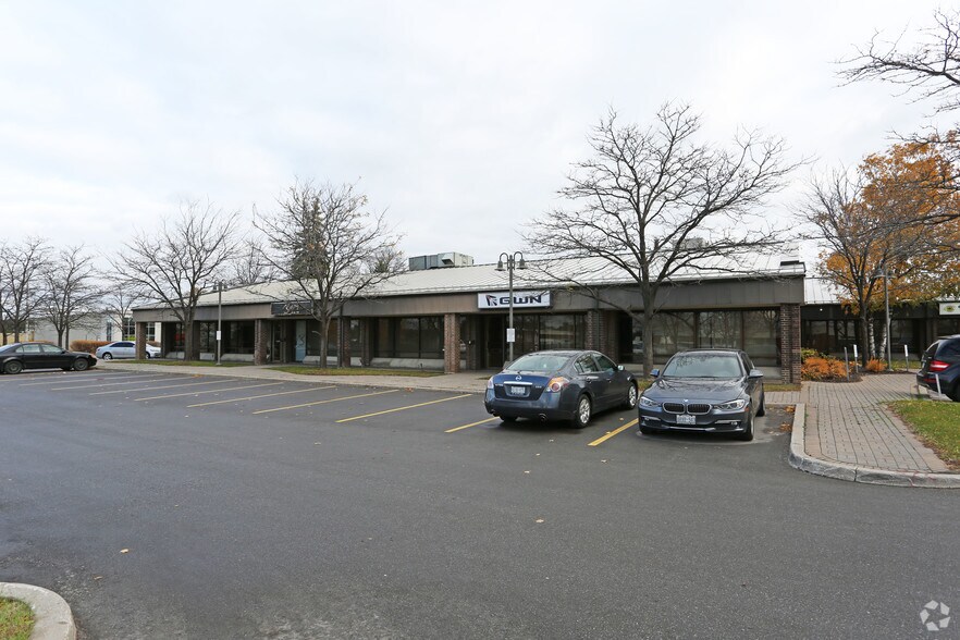 More Photos Of 1 Westside Dr, Toronto Light Distribution For Lease