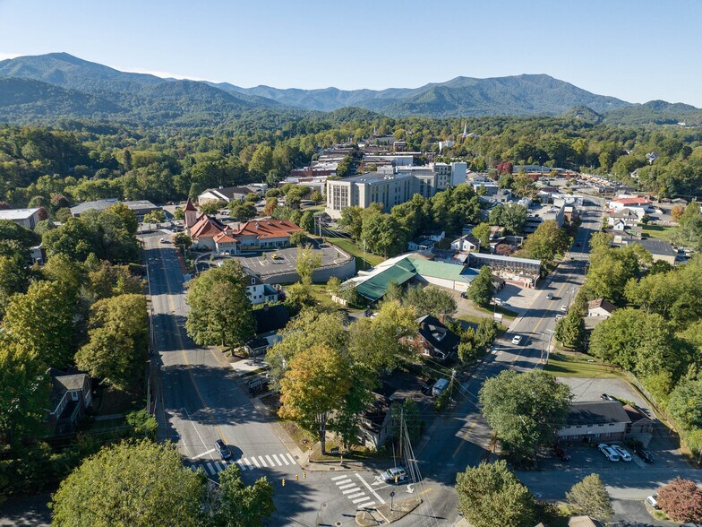 More Photos Of 99 Walnut St, Waynesville Office Residential For Sale
