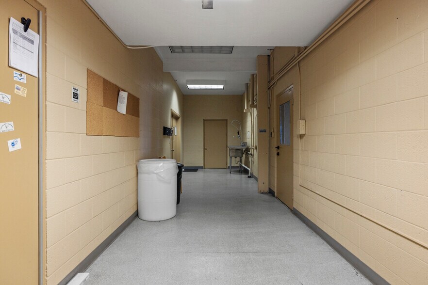 More Photos Of 3735 Washburn Way, Klamath Falls Warehouse For Sale