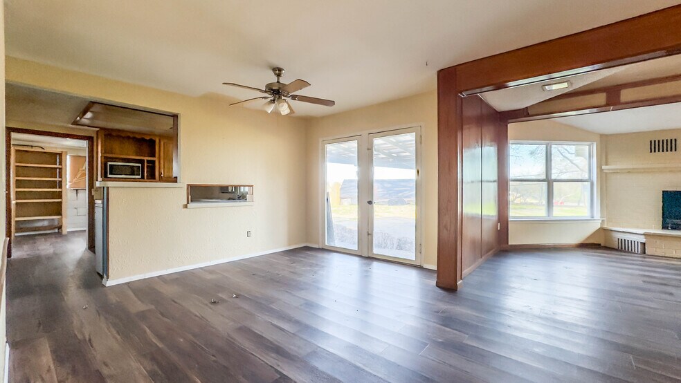 More Photos Of 719 E Highway 67, Duncanville Industrial For Sale