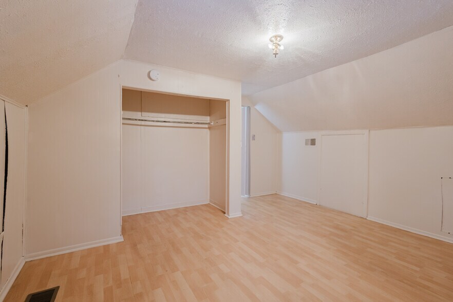 More Photos Of , Lexington Specialty For Sale