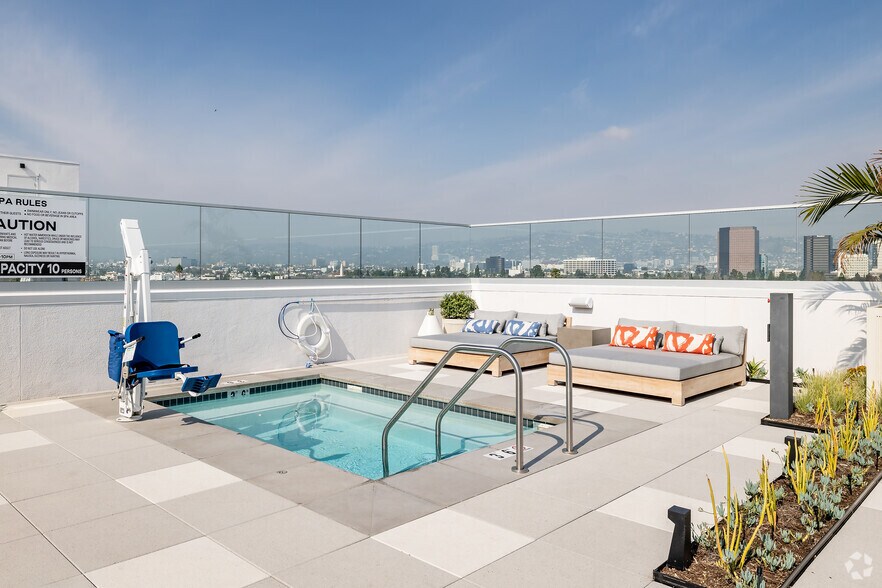 More Photos Of 5935 W Pico Blvd, Los Angeles Apartments For Lease