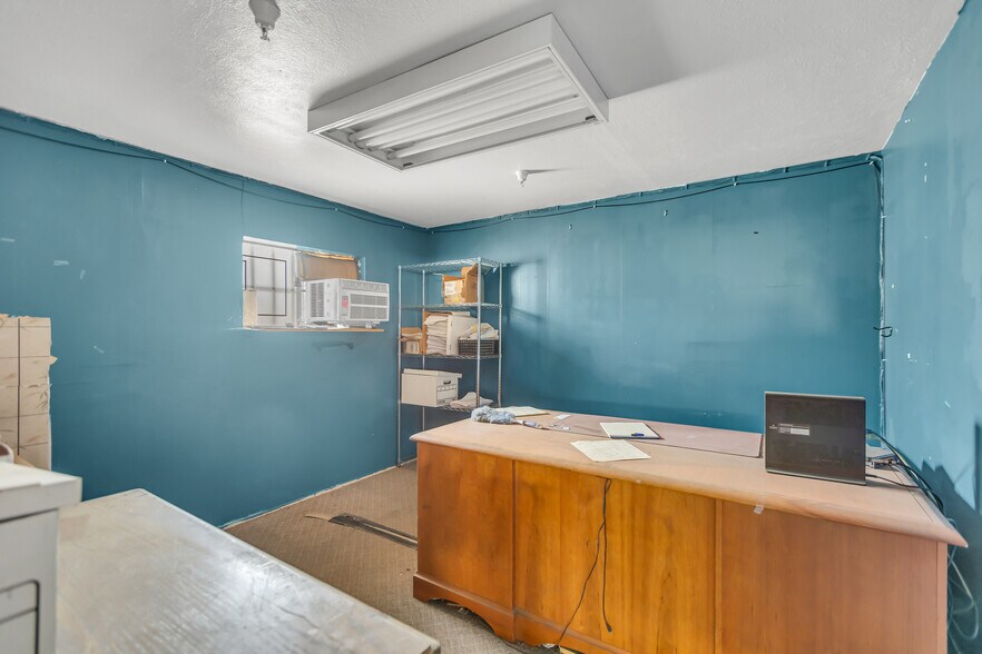More Photos Of 5303 Freeport Blvd, Sacramento Storefront For Lease