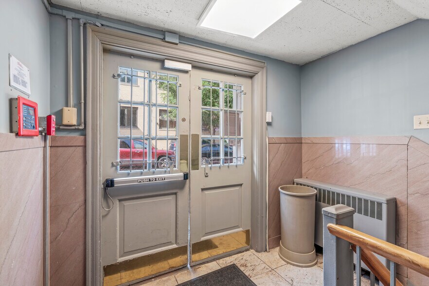 More Photos Of 15 W Front St, Trenton Office Residential For Sale