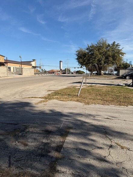 More Photos Of 890 Coronado Blvd, Universal City Land For Sale