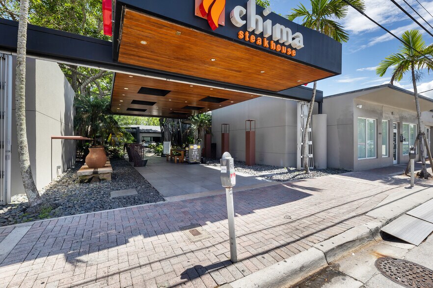 More Photos Of 2400 E Las Olas Blvd, Fort Lauderdale Storefront For Sale