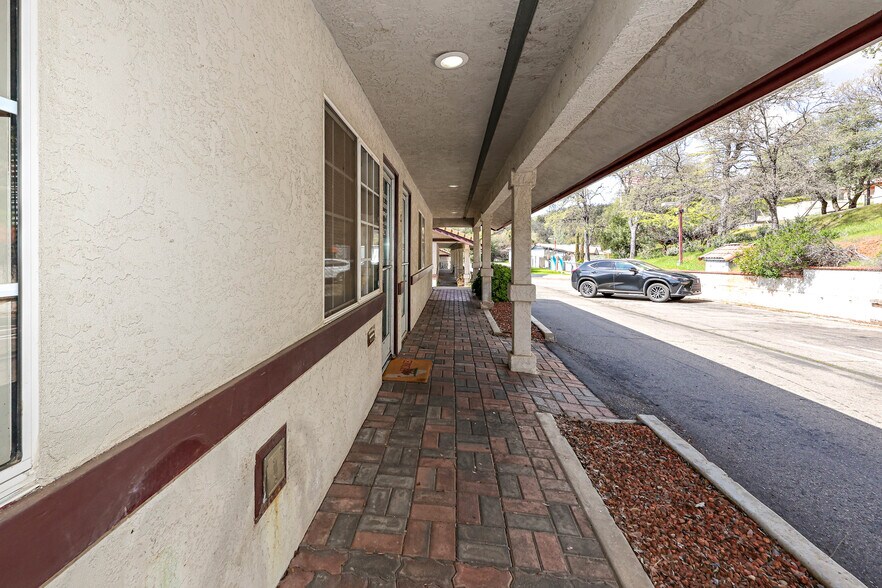 More Photos Of 5320 State Highway 49, Mariposa Office Residential For Sale