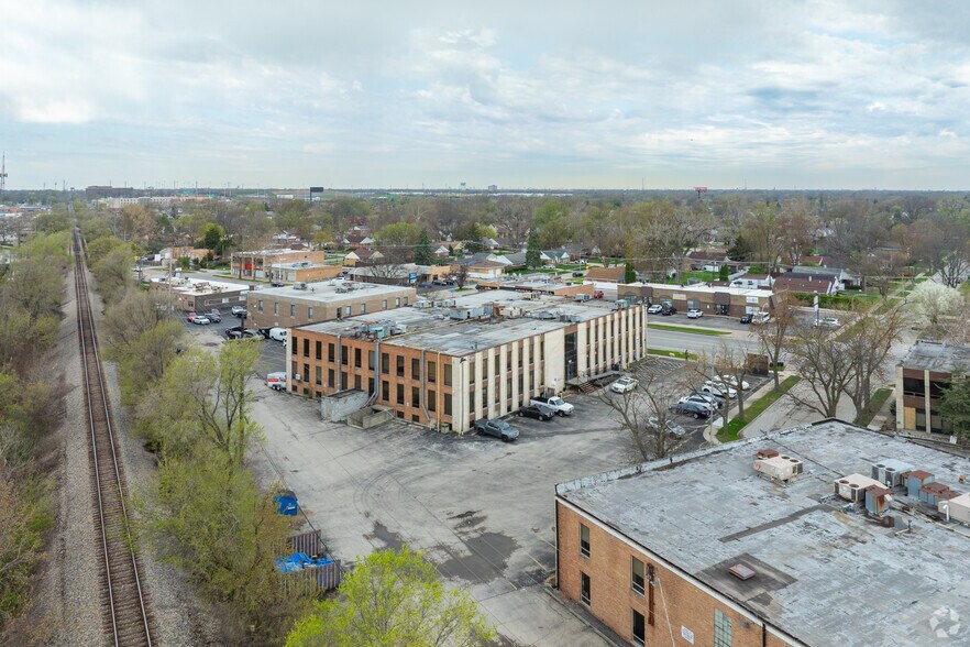 More Photos Of 10001 W Roosevelt Rd, Westchester Office For Sale
