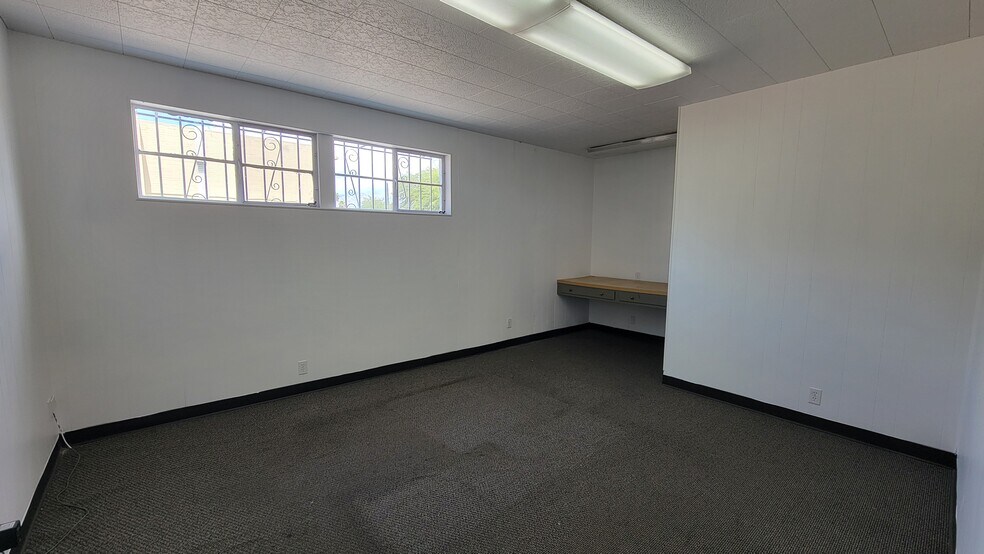 More Photos Of 2505 N Alvernon Way, Tucson Office For Sale