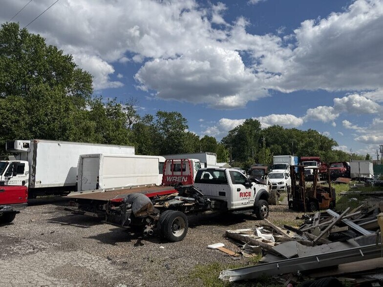 More Photos Of 9260 W Florissant Ave, Saint Louis Auto Repair For Sale