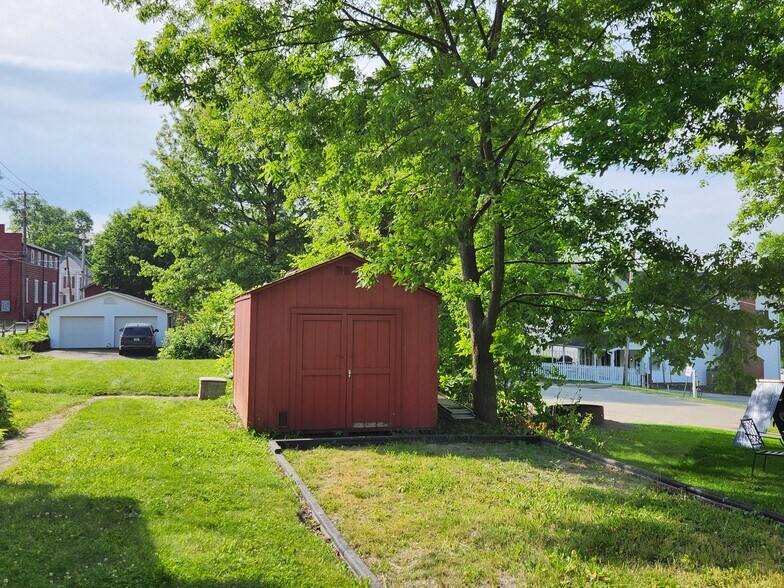 More Photos Of 108 S Market St, Ligonier Township Freestanding For Sale
