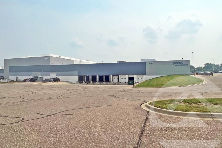 Primary Photo Of 660 South Blvd E, Pontiac Manufacturing For Lease