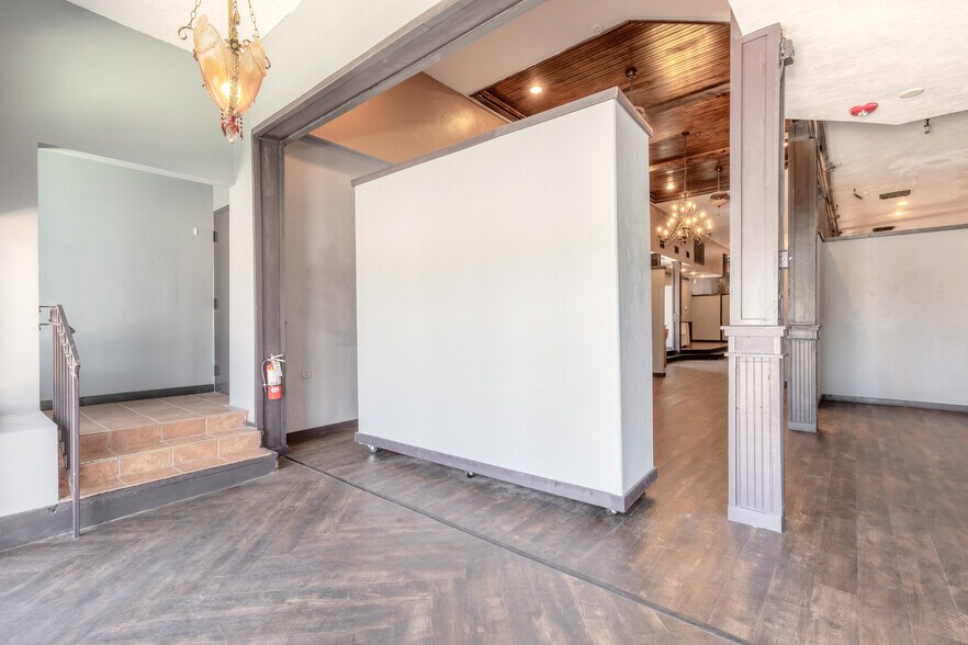 More Photos Of 230 S Beach St, Daytona Beach Storefront For Lease