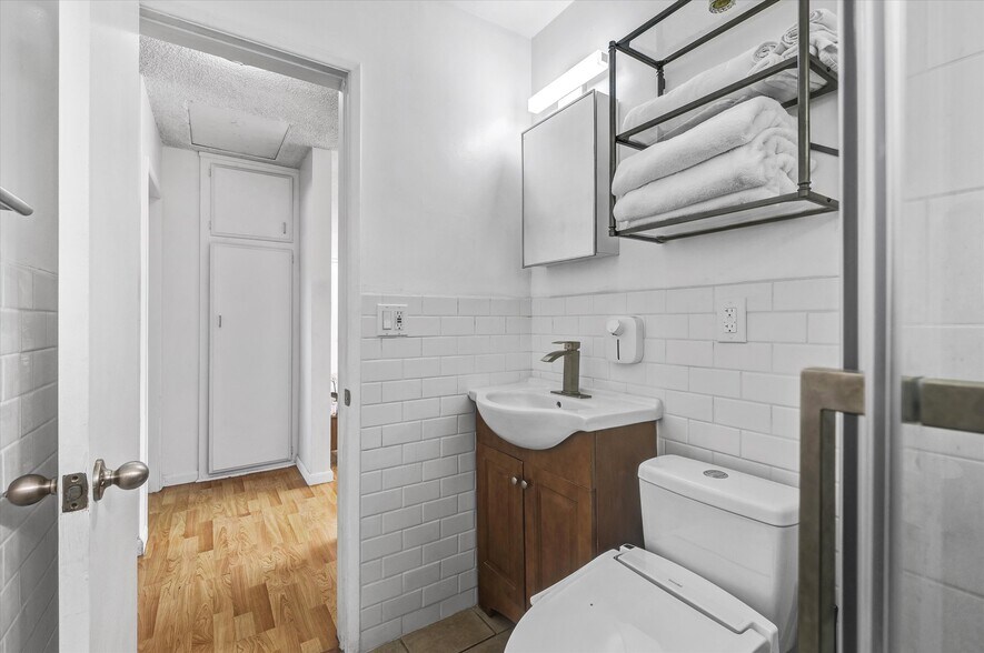 More Photos Of 2405 Meadowvale Ave, Los Angeles Multifamily For Sale