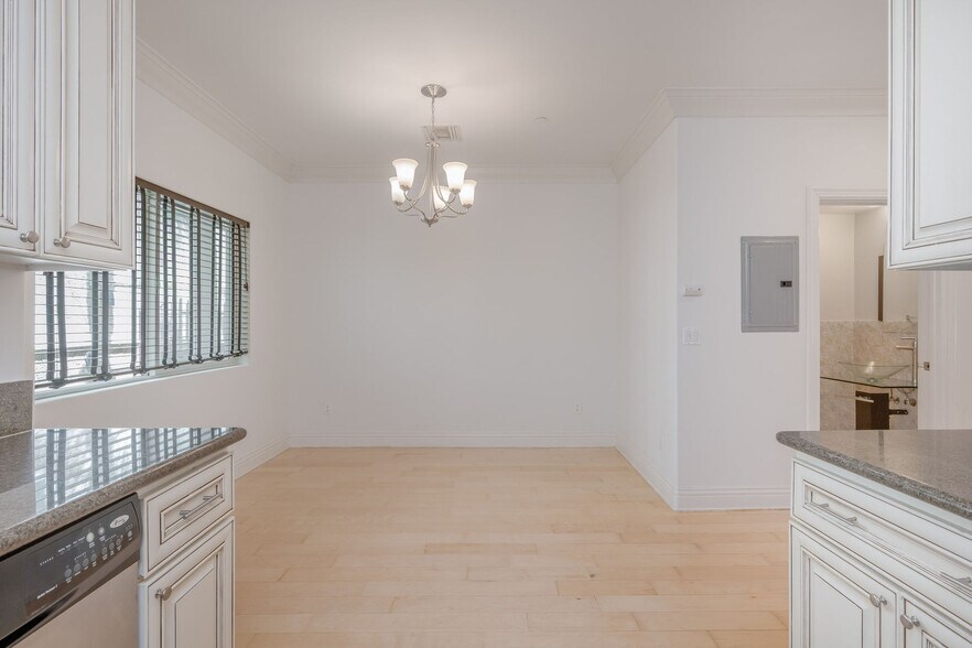 More Photos Of 4325 Stern Ave, Sherman Oaks Apartments For Sale