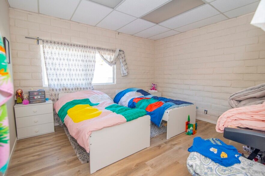 More Photos Of 2941-2943 Honolulu Ave, La Crescenta Restaurant For Sale