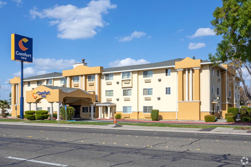 More Photos Of 2025 W Orangeburg Ave, Modesto Hotel For Sale