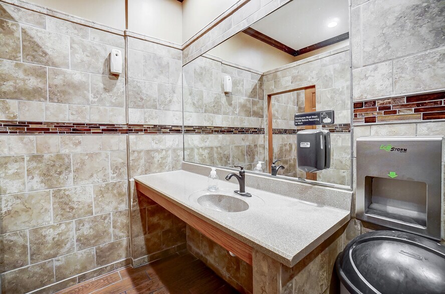 More Photos Of 126 W High St, Springfield Lodge Meeting Hall For Sale