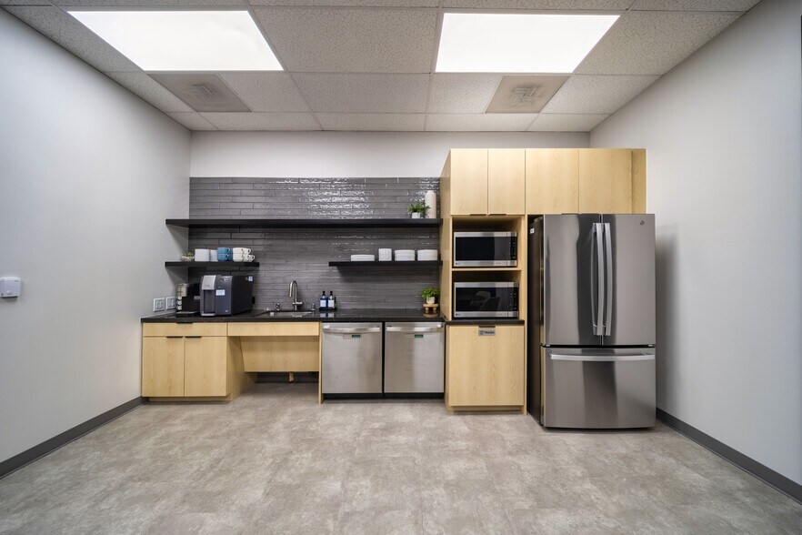 More Photos Of 5700 W Plano Pky, Plano Office For Lease