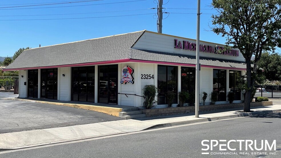 More Photos Of 23226-23238 Lyons Ave, Santa Clarita Unknown For Lease
