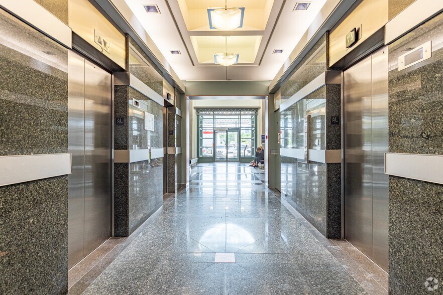 More Photos Of 1730 St Laurent Blvd, Ottawa Medical For Lease