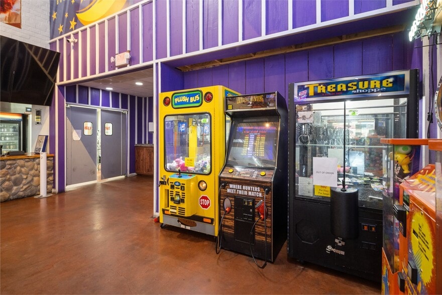 More Photos Of 2411 N US Highway 281, Marble Falls Restaurant For Sale