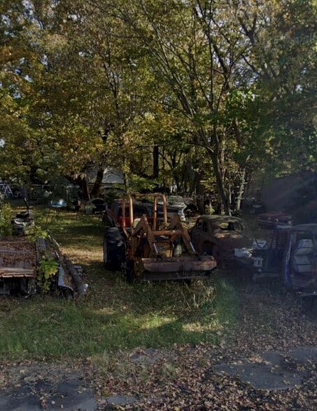 More Photos Of 412 Paul St, Gorham General Retail For Sale