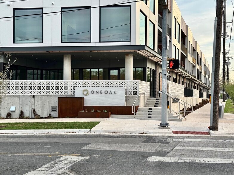 More Photos Of 2209 S First St, Austin Apartments For Lease