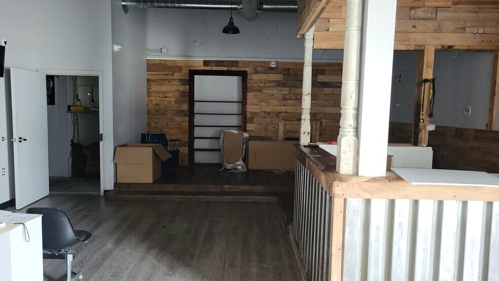 More Photos Of 200 Main St, Addison General Retail For Sale