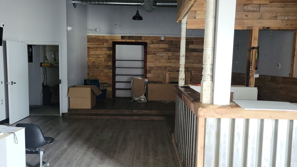More Photos Of 200 W Main St, Addison General Retail For Sale
