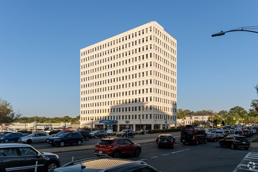 Primary Photo Of 4660 Kenmore Ave, Alexandria Medical For Lease