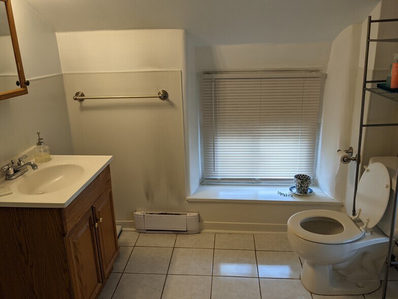 More Photos Of 7101 Ridge Ave, Philadelphia Apartments For Sale