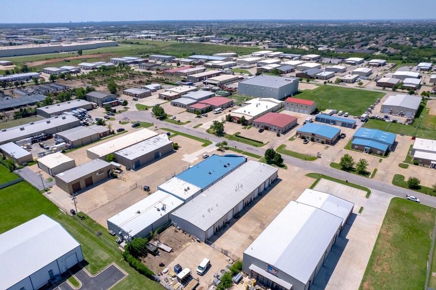More Photos Of 14900 Bristol Park Blvd, Edmond Warehouse For Lease