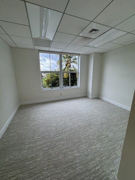 More Photos Of 350 Royal Palm Way, Palm Beach Medical For Lease