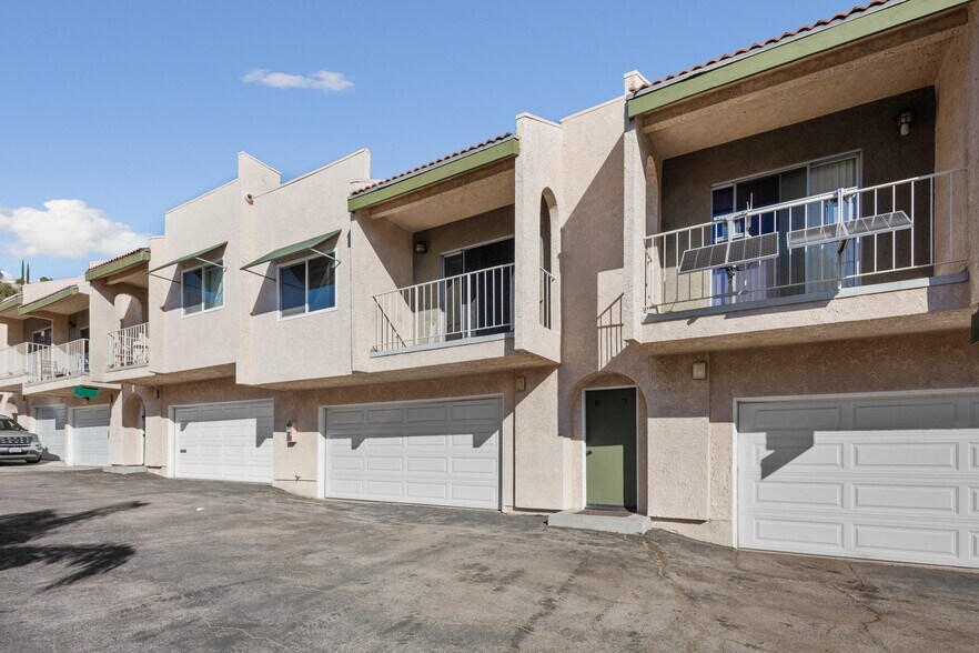 More Photos Of 18335-18345 Sierra Hwy, Santa Clarita Loft Creative Space For Lease