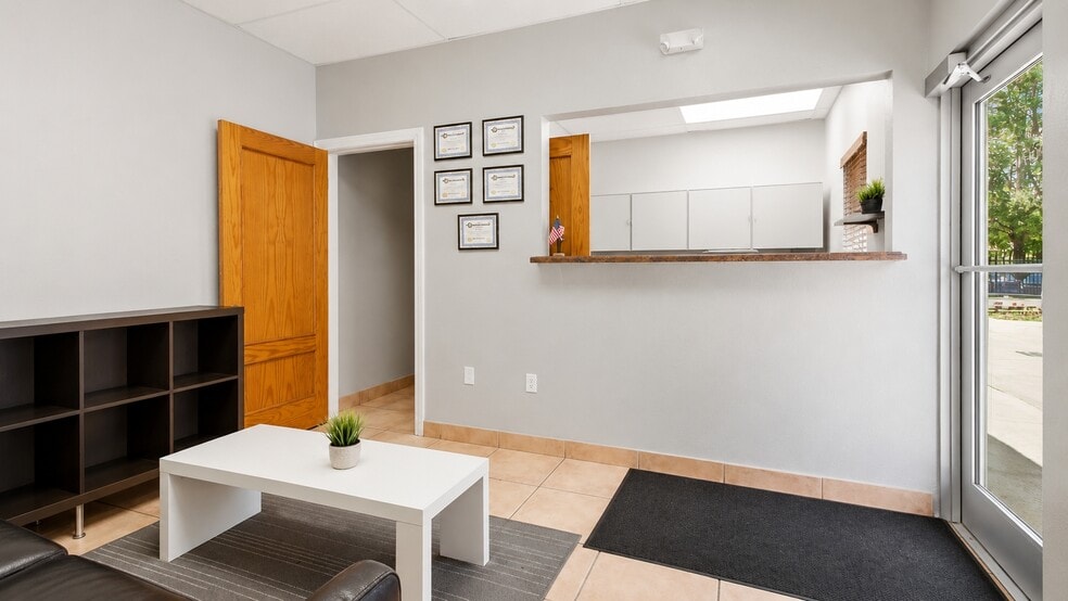 More Photos Of 14701 SW 137th St, Miami Light Distribution For Lease